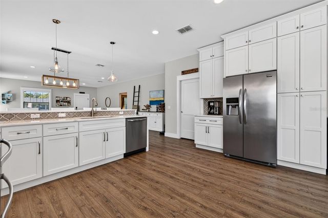 1137 55TH AVENUE N, St Petersburg, FL 33703