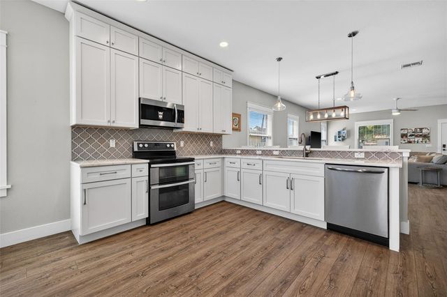 1137 55TH AVENUE N, St Petersburg, FL 33703