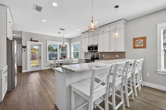 1137 55TH AVENUE N, St Petersburg, FL 33703