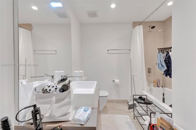 1000 Brickell Plaza 3105, Miami, FL 33131