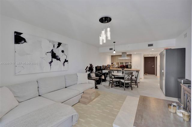 1000 Brickell Plaza 3105, Miami, FL 33131