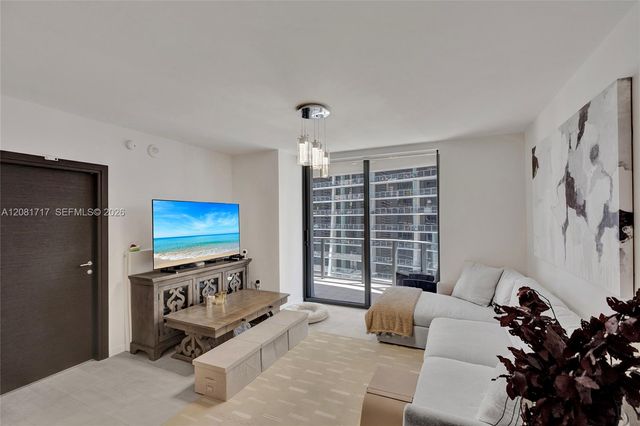 1000 Brickell Plaza 3105, Miami, FL 33131