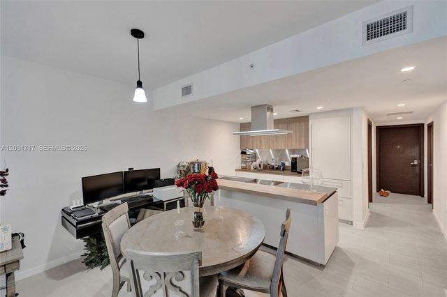 1000 Brickell Plaza 3105, Miami, FL 33131