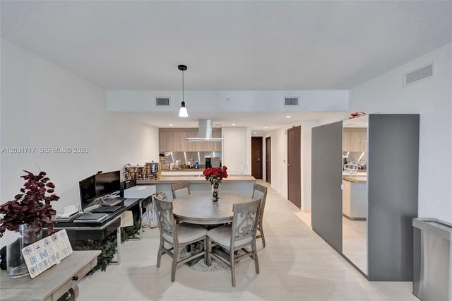 1000 Brickell Plaza 3105, Miami, FL 33131