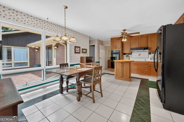 115 Farmstead Lane, Roswell, GA 30075
