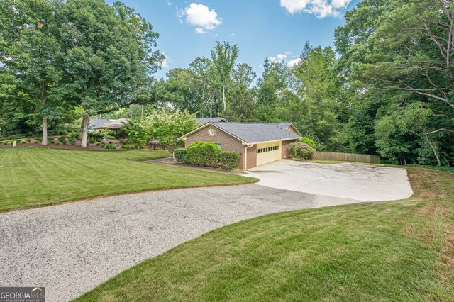 115 Farmstead Lane, Roswell, GA 30075