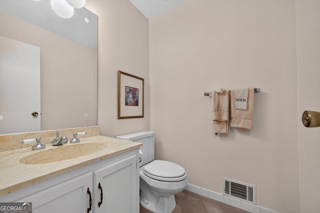 115 Farmstead Lane, Roswell, GA 30075