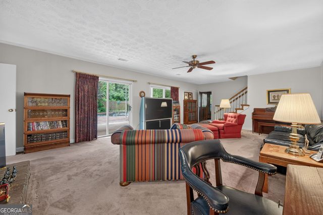 115 Farmstead Lane, Roswell, GA 30075