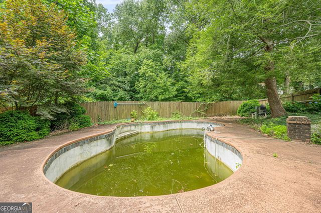 115 Farmstead Lane, Roswell, GA 30075