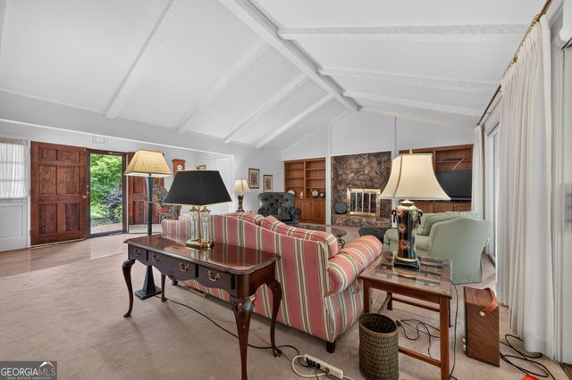 115 Farmstead Lane, Roswell, GA 30075