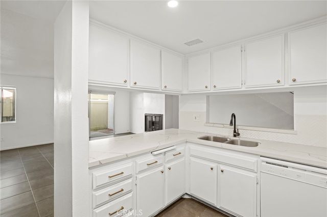1164 Mohave Drive, Colton, CA 92324