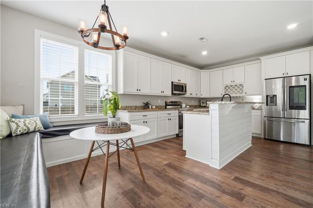 1924 Land Of Promise RD, Chesapeake, VA 23322