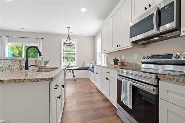 1924 Land Of Promise RD, Chesapeake, VA 23322
