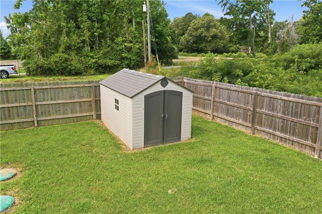 1924 Land Of Promise RD, Chesapeake, VA 23322