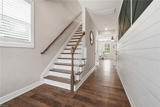 1924 Land Of Promise RD, Chesapeake, VA 23322