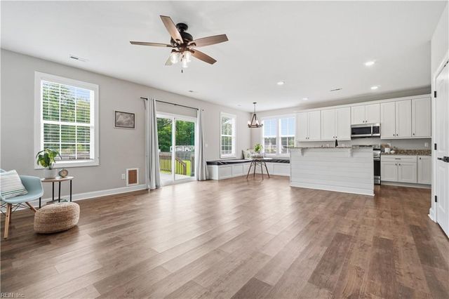 1924 Land Of Promise RD, Chesapeake, VA 23322