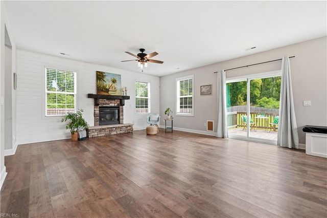 1924 Land Of Promise RD, Chesapeake, VA 23322