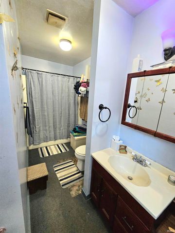 901 S Van Buren Street, Auburn, IN 46706