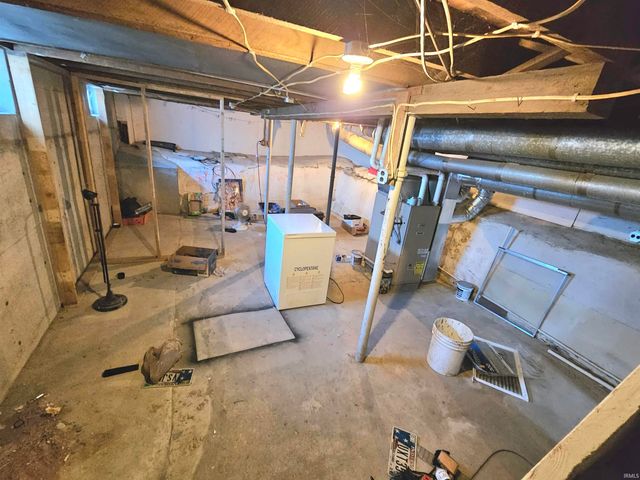 901 S Van Buren Street, Auburn, IN 46706