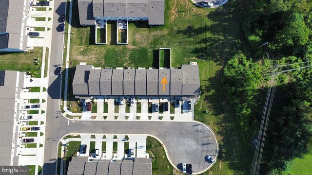 33 APOLLO RD, Charles Town, WV 25414