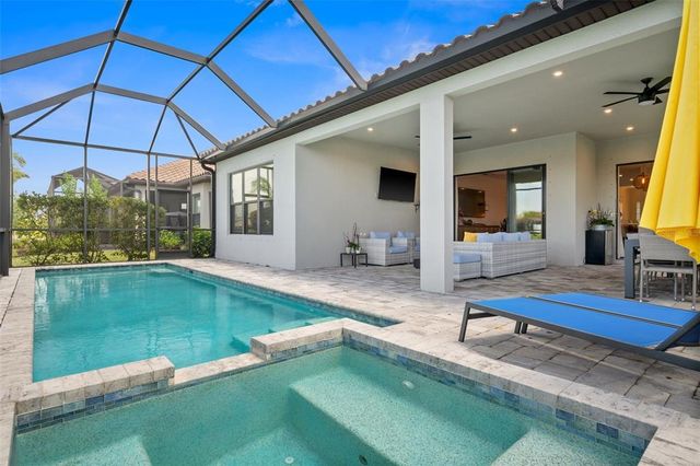 6266 MESA GLEN, Bradenton, FL 34203