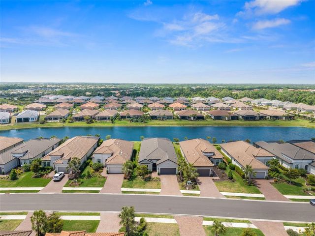 6266 MESA GLEN, Bradenton, FL 34203
