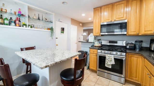 1819 W NORWOOD Street C, Chicago, IL 60660