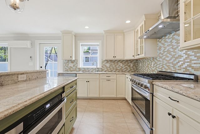 1362 Great Plain Ave 1, Needham, MA 02492