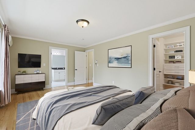 1362 Great Plain Ave 1, Needham, MA 02492