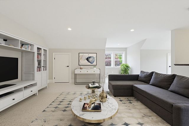 1362 Great Plain Ave 1, Needham, MA 02492