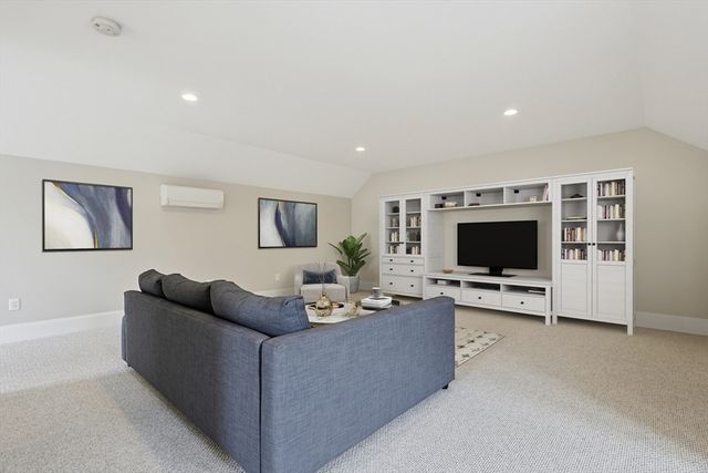 1362 Great Plain Ave 1, Needham, MA 02492