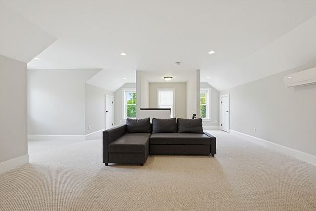1362 Great Plain Ave 1, Needham, MA 02492