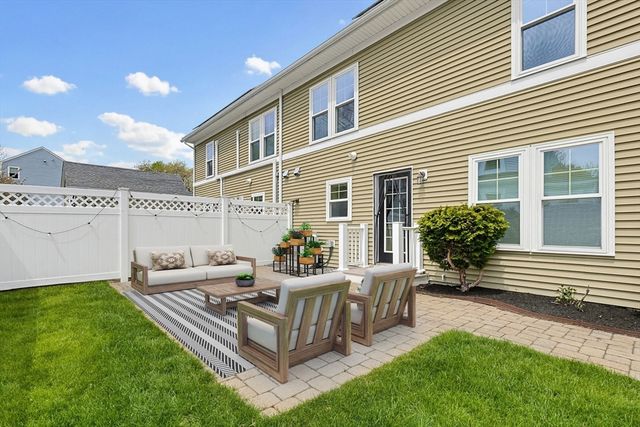 1362 Great Plain Ave 1, Needham, MA 02492