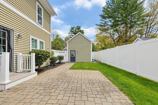 1362 Great Plain Ave 1, Needham, MA 02492