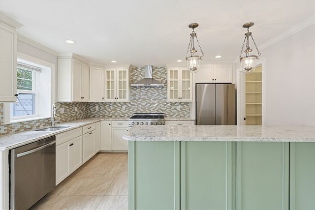 1362 Great Plain Ave 1, Needham, MA 02492