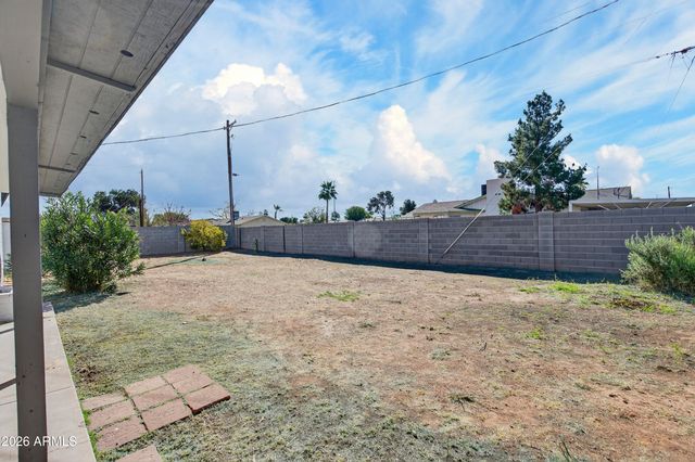 1609 W CAPRI Avenue, Mesa, AZ 85202