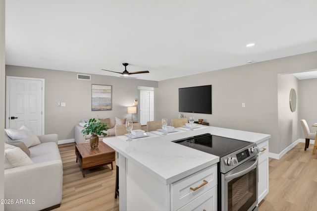 1609 W CAPRI Avenue, Mesa, AZ 85202