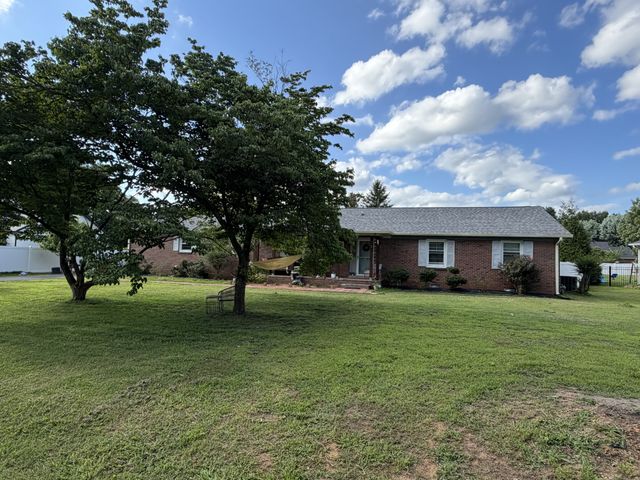 5042 Creekside Dr, Murfreesboro, TN 37128