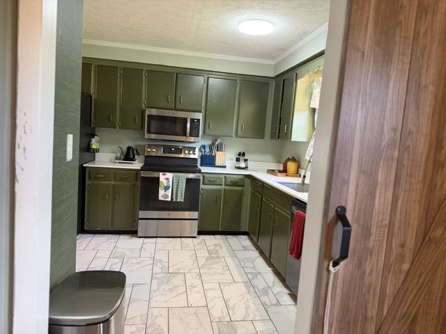 5042 Creekside Dr, Murfreesboro, TN 37128