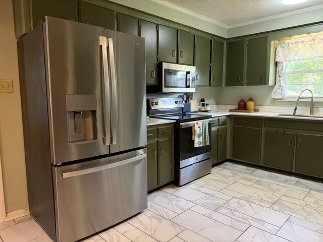 5042 Creekside Dr, Murfreesboro, TN 37128