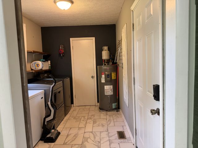 5042 Creekside Dr, Murfreesboro, TN 37128