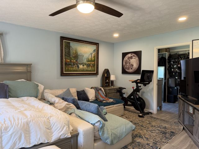 5042 Creekside Dr, Murfreesboro, TN 37128