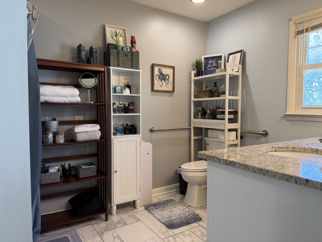 5042 Creekside Dr, Murfreesboro, TN 37128