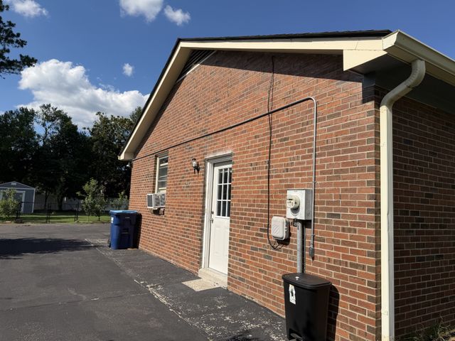 5042 Creekside Dr, Murfreesboro, TN 37128