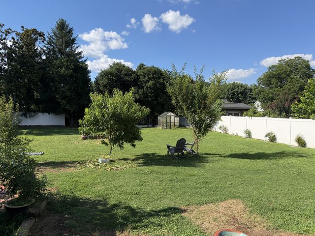 5042 Creekside Dr, Murfreesboro, TN 37128