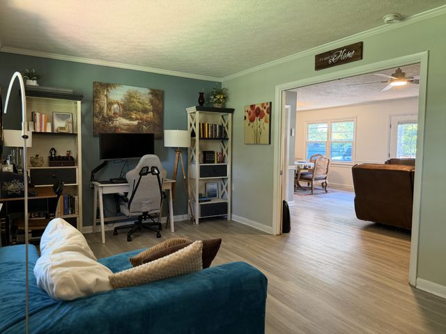 5042 Creekside Dr, Murfreesboro, TN 37128