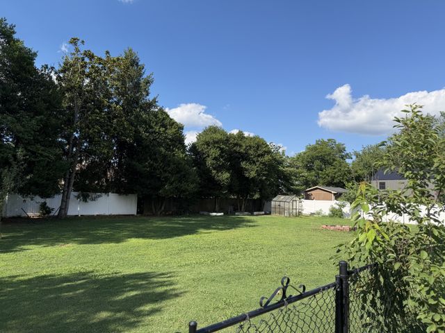 5042 Creekside Dr, Murfreesboro, TN 37128