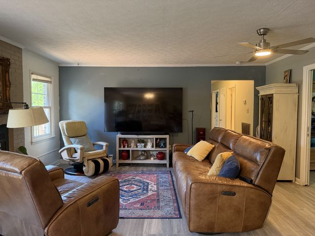 5042 Creekside Dr, Murfreesboro, TN 37128