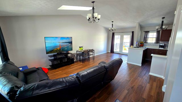 164 Meadow Creek Drive, Florence, KY 41042