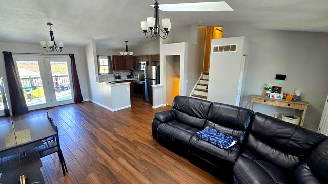 164 Meadow Creek Drive, Florence, KY 41042